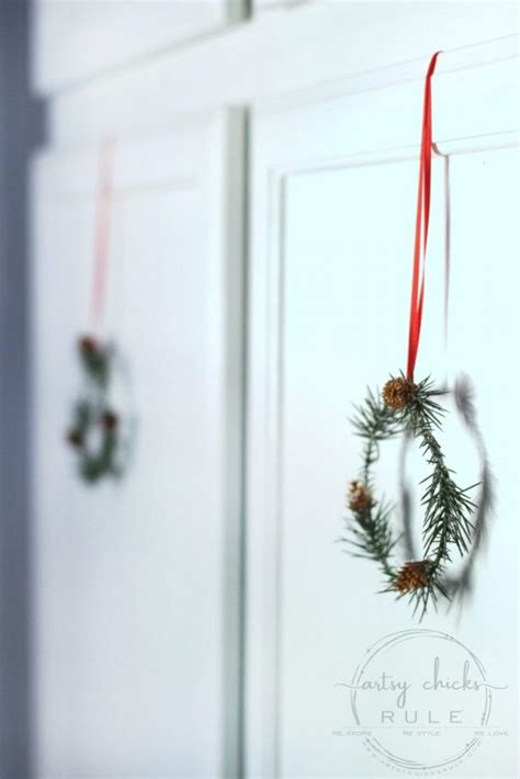 Easy DIY Mini Wreaths (simple tutorial!) - Artsy Chicks Rule®