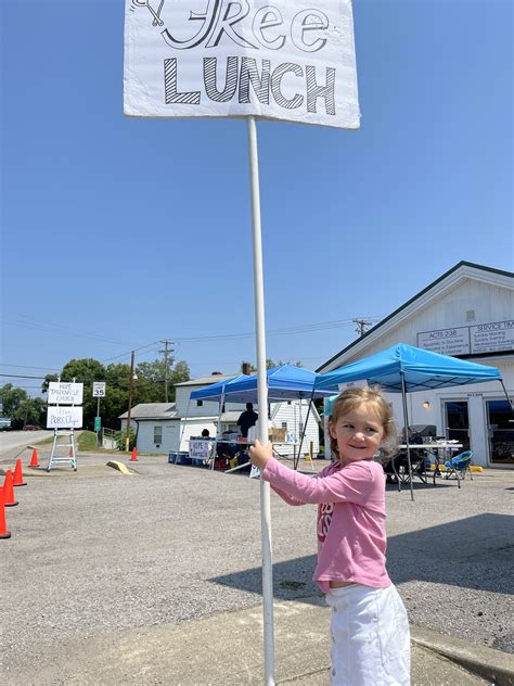 Northbrook church community outreach programs are helping local families 1