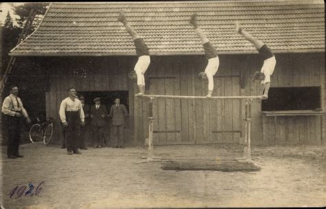 Foto Ansichtskarte Postkarte Turner Barren Handstand Akpool De