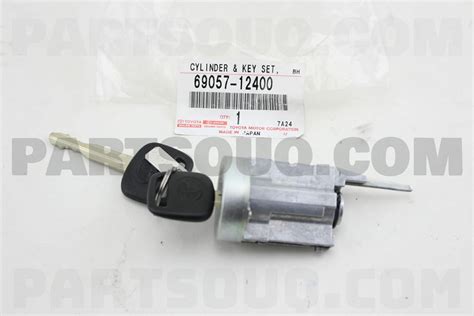 CYLINDER KEY SET IGNITION SWITCH LOCK 6905716260 Toyota Parts