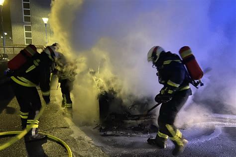 Pkw Vollbrand In Silvesternacht Monatsrevue