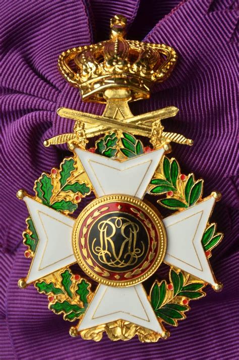 Belgique Médaille Croix de Commandeur Ordre de Léopold militaire