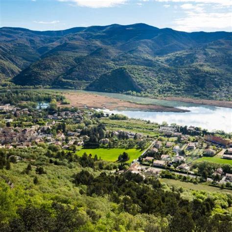 Château Arnoux Saint Auban tourisme dans les Alpes de Haute Provence