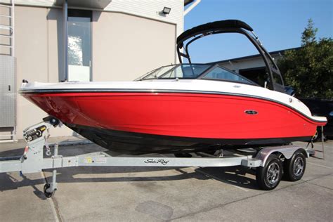 New Sea Ray Spx Ob Bowrider Trailer Boats Boats Online For Sale