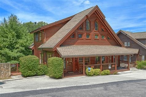 Southern Deluxe Pigeon Forge Cabin Near Golf Dollywood