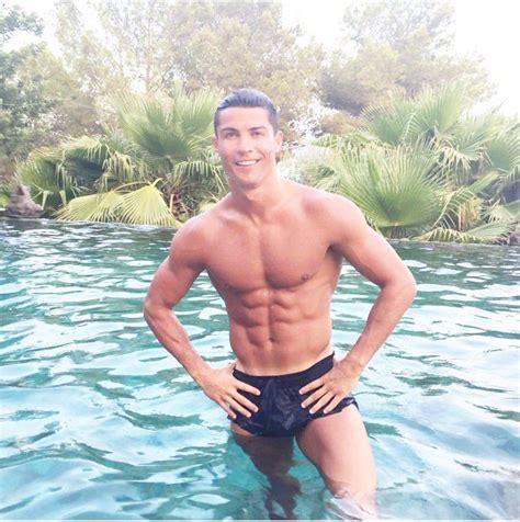 Pin By Anthony On Cr7 Cristiano Ronaldo Cristiano Ronaldo Shirtless Ronaldo