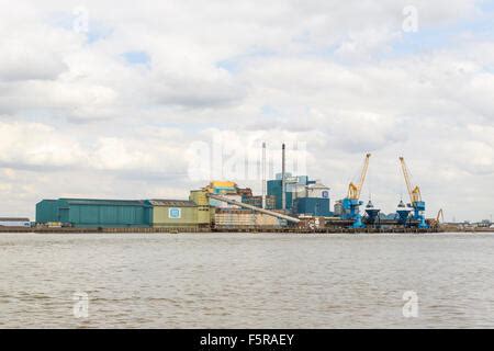 The Tate and Lyle sugar refinery factory in Silvertown near London City ...