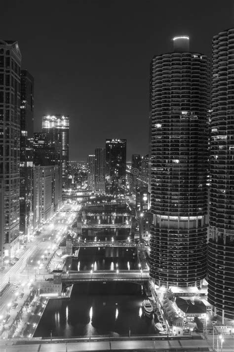 Chicago C Ntrica En La Noche En Blanco Y Negro Foto De Archivo Imagen