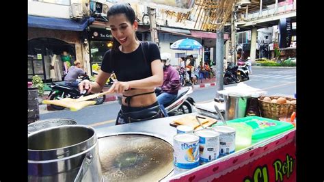 Beautiful Roti Lady In Bangkok L Thai Street Food Puy Roti Lady YouTube