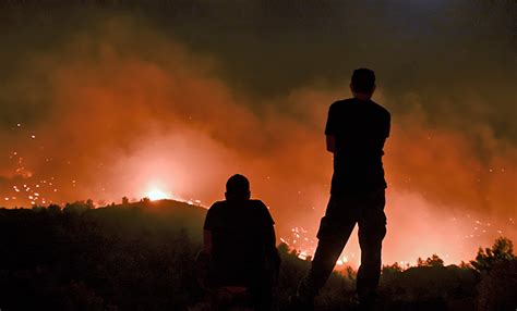 Ola De Calor En Grecia Siguen Las Evacuaciones Por Incendios