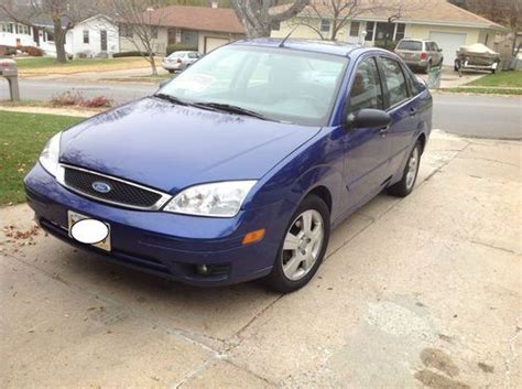 Sell Used 2005 Ford Focus Zx4 Blue Sedan 4 Door 20l In Omaha Nebraska United States For Us