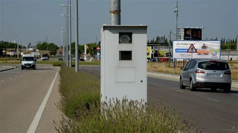 Trucos Para Saber Si Un Panel Luminoso De La DGT Tiene Un Radar Oculto