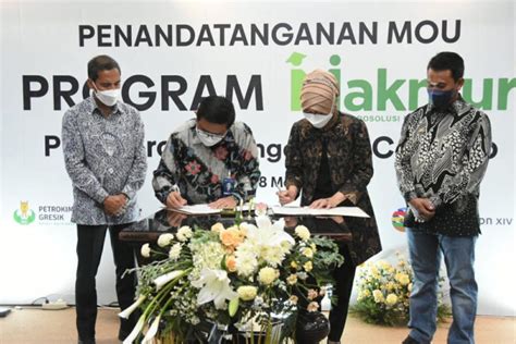 Petrokimia Gresik Libatkan Santri Jadi Pendamping Program Makmur