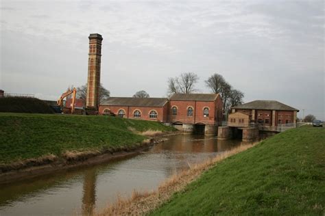 Lade Bank Pumping Station Richard Croft Cc By Sa Geograph