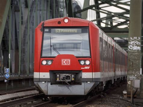 HVV S Bahn Weiche sorgt gleich zweimal für Ausfälle bei S3