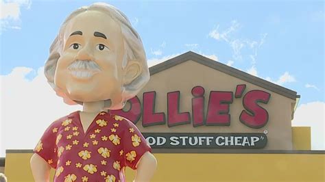 Ollie S Bargain Outlet Unveils World S Largest Bobblehead Fox43