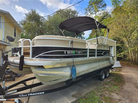 Sun Tracker Party Barge Dlx Ft Pontoon Boat Hp Mercury Outboard