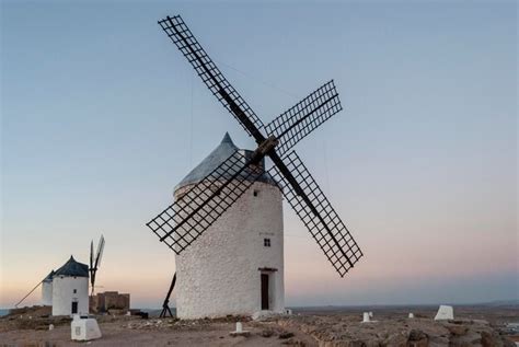 Moinhos De Vento Famosos Em Consuegra Na Prov Ncia Do P R Do Sol De