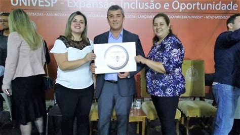 Prefeito Luciano assina Convênio UNIVESP Prefeitura Municipal de