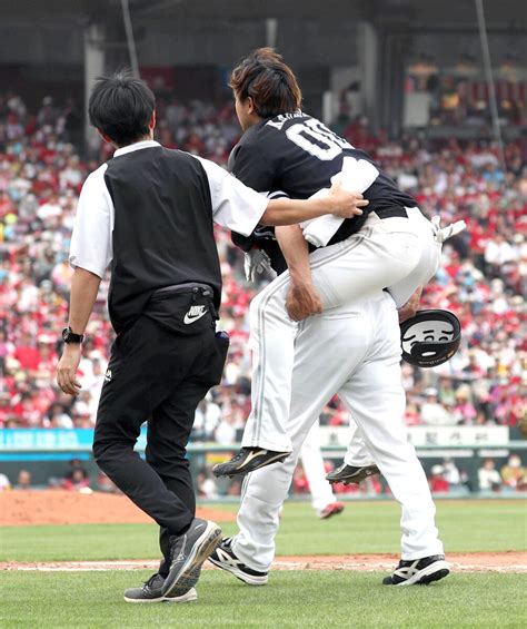 うっちー⚾🦅🐧☂️♨️ On Twitter Rt Hochi Baseball 【 ソフトバンク 】川瀬晃が一塁手と“正面衝突”で負傷交代 おんぶされながらベンチへリクエスト要望も