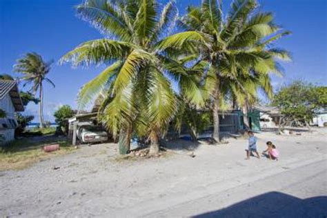 Nauru Facts, Culture, Recipes, Language, Government, Eating, Geography ...