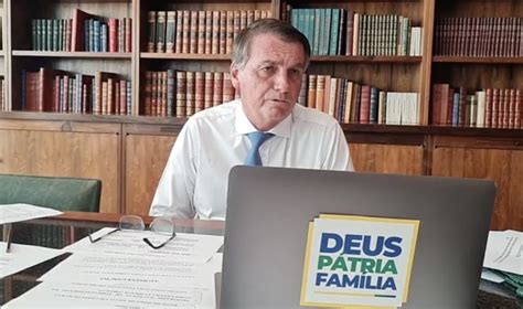 Bolsonaro diz que poderá vetar integralmente fundo eleitoral de R 5 7 bi