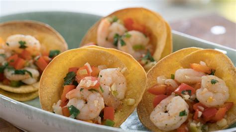 Garlicky Shrimp In Crispy Tortilla Cups Recipe Trisha Yearwood Food