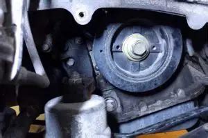 How To Stop Engine Spin When Removing Harmonic Balancer