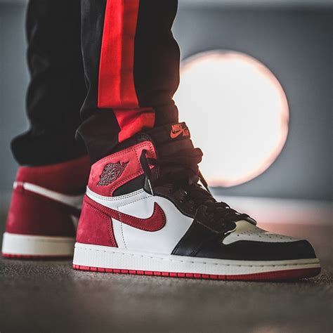 Air Jordan 1 Track Red Black