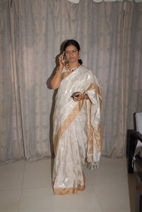 D K ARUNA: Smt. D.K. Aruna, Honourable Minister Single photos