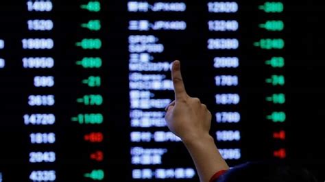 Share Market Close Stock Market Falls Again Sensex Falls By 826 Points