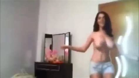 Big Tits Girl Dances On Live Webcam Porn Videos