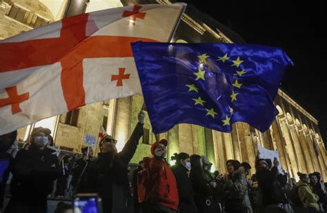 Gruzja parlament odrzucił ustawę o agentach zagranicznych która