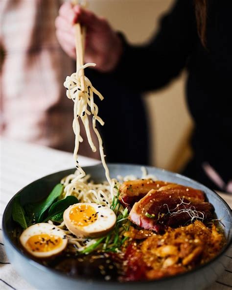 Domowy ramen w kilku prostych krokach jak przygotować pyszną zupę