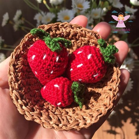 Amigurumi Strawberry Free Crochet Pattern