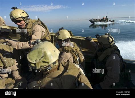 Haditha dam, iraqi freedom, RIVRON-2 Stock Photo - Alamy