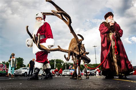 The Worlds Largest Santa Convention Is Pretty Dang Jolly Wired