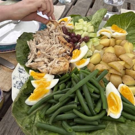 perfect classic tuna nicoise salad
