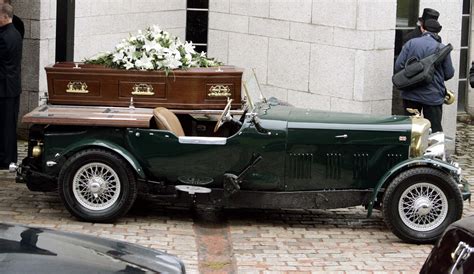 Hundreds turn out to give Bentley dad a special send-off | Deadline