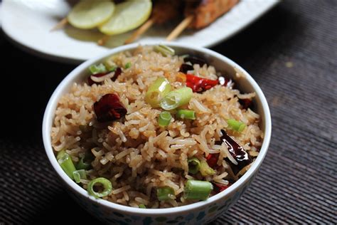 Easy Garlic And Chilli Fried Rice Recipe Garlic Fried Rice Recipe Yummy Tummy