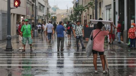 Lluvia de moderada intensidad se reportó en varios distritos de Lima