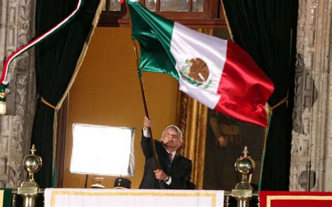 Con Los 20 Vivas Amlo Da Su Primer Grito De Independencia El Sol