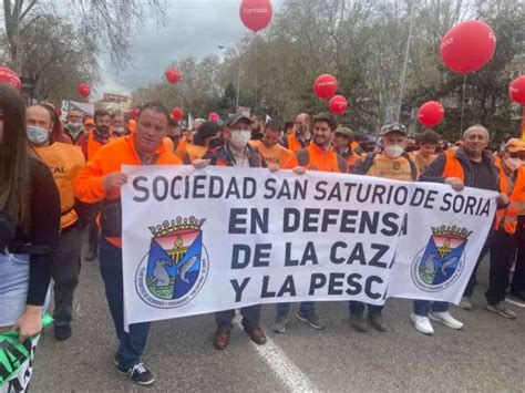 Los Cazadores Se Manifiestan En Madrid