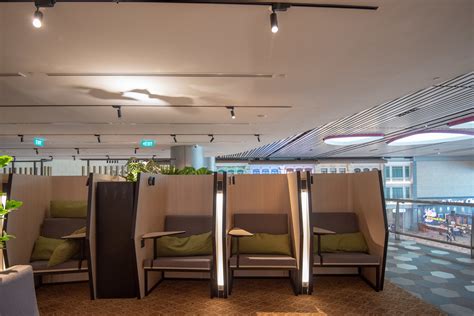 Lounge Review Blossom Sats And Plaza Premium Lounge Singapore Changi