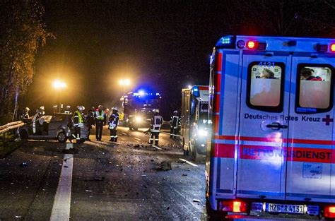 Zweimal Totalschaden Schwerer Unfall Bei Merzig