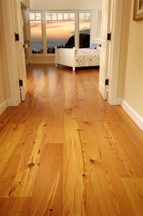 Reclaimed Heart Pine Flooring In An Oceanfront Living Room（画像あり） 床