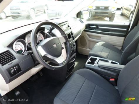 2010 Dodge Grand Caravan SE Hero Interior Color Photos | GTCarLot.com