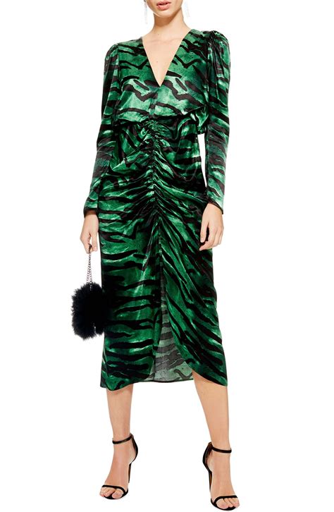 15 Holiday Cocktail Dresses to Buy at Every Budget | Who What Wear