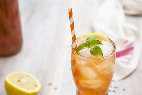 15 Refreshing Alcoholic Iced Tea Cocktail Recipes