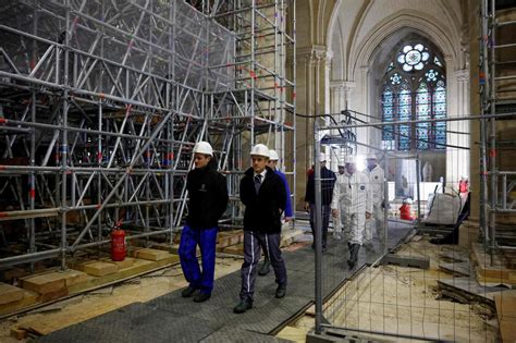 Notre Dame De Paris Une P Tition Lanc E Contre Les Vitraux